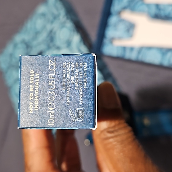 Versace Mens Parfum Gift Set. NIB - Picture 6 of 11